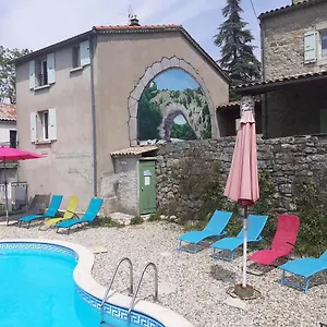  Hébergement de vacances Les Eaux Claires